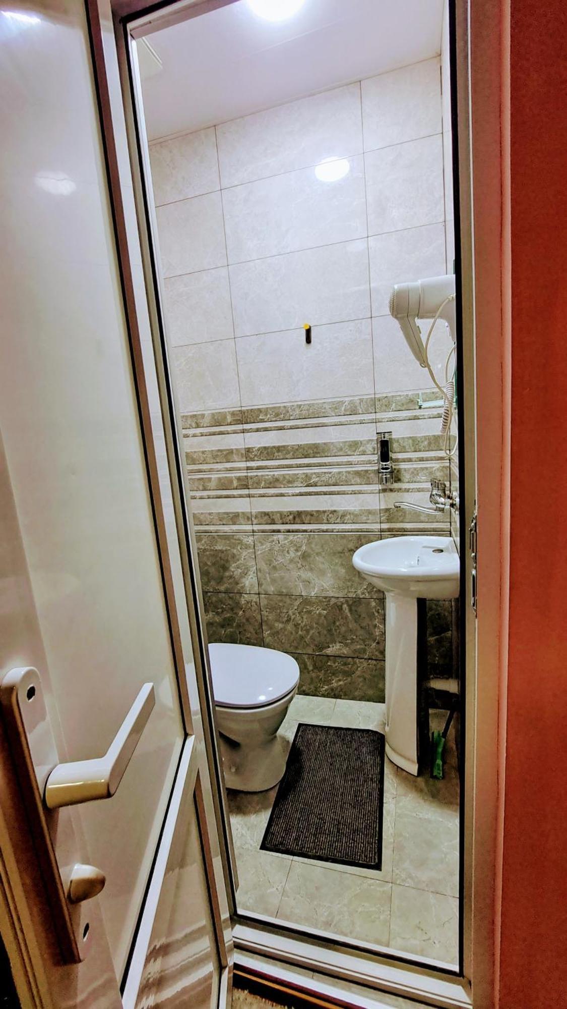 Apartment With A Nice Terrace In Old City Center Тбилиси Екстериор снимка
