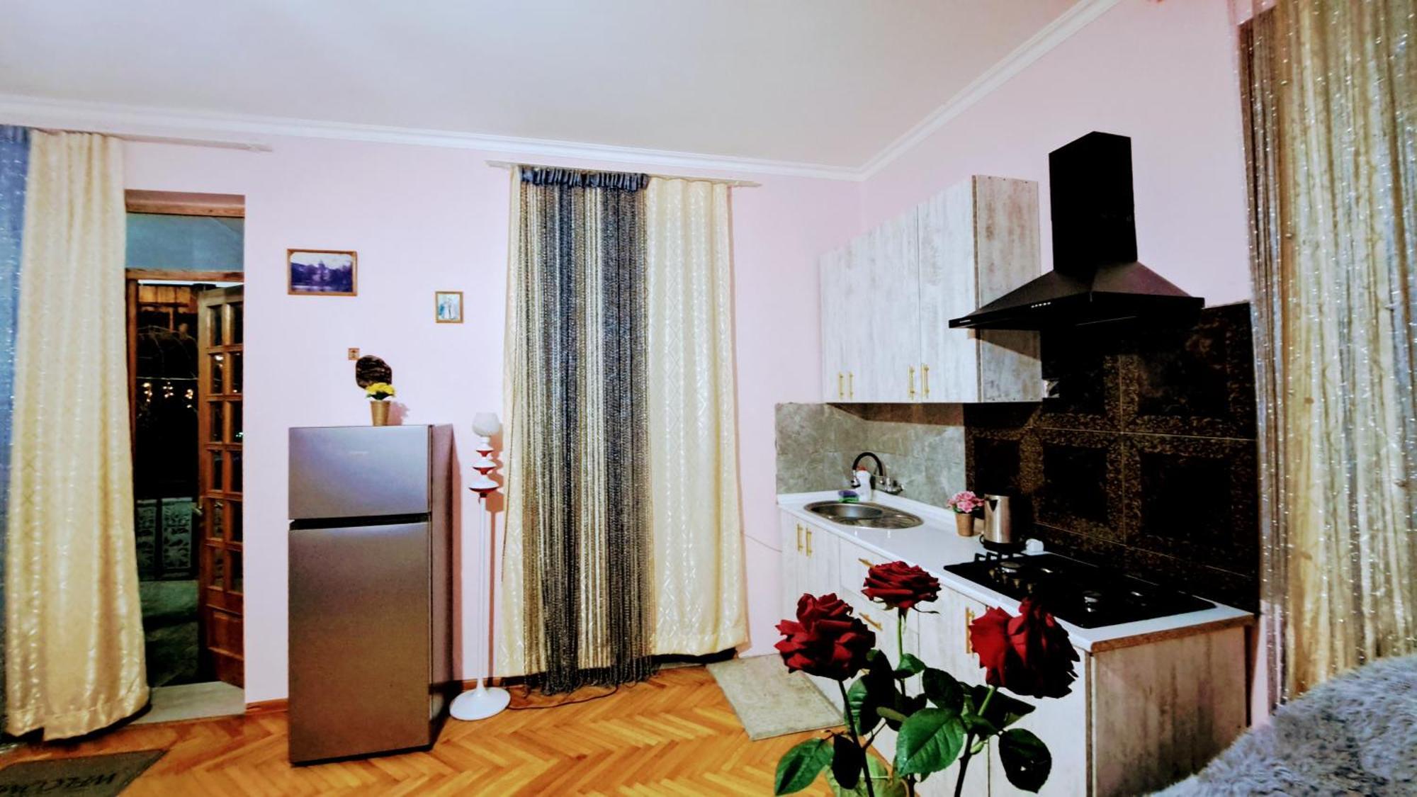 Apartment With A Nice Terrace In Old City Center Тбилиси Екстериор снимка
